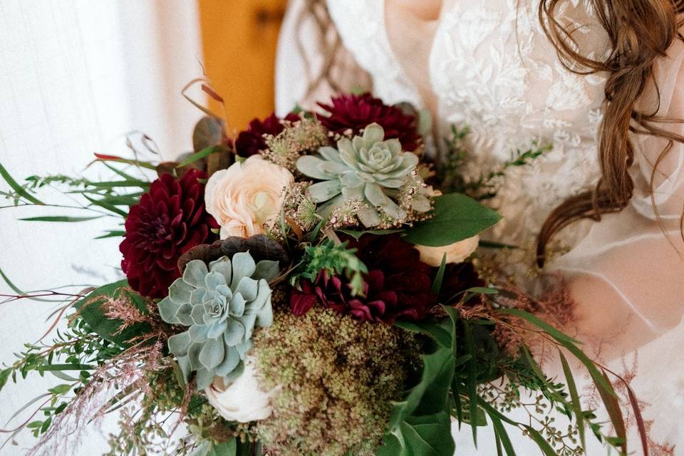 Elegant all white bouquet