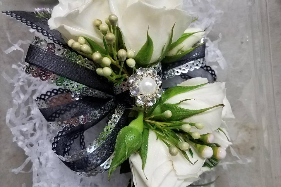 Corsage black and white
