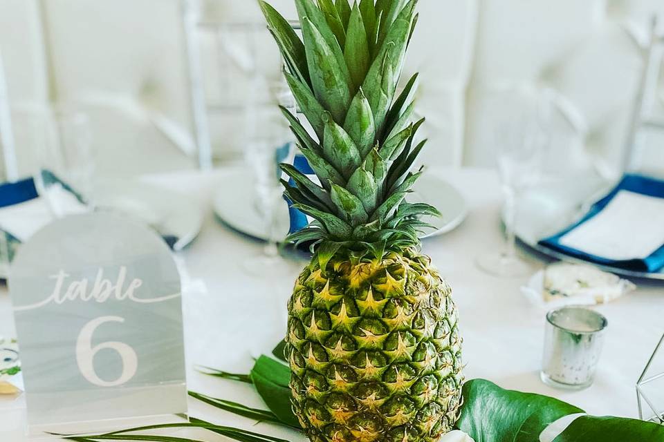 Summer-inspired centerpiece