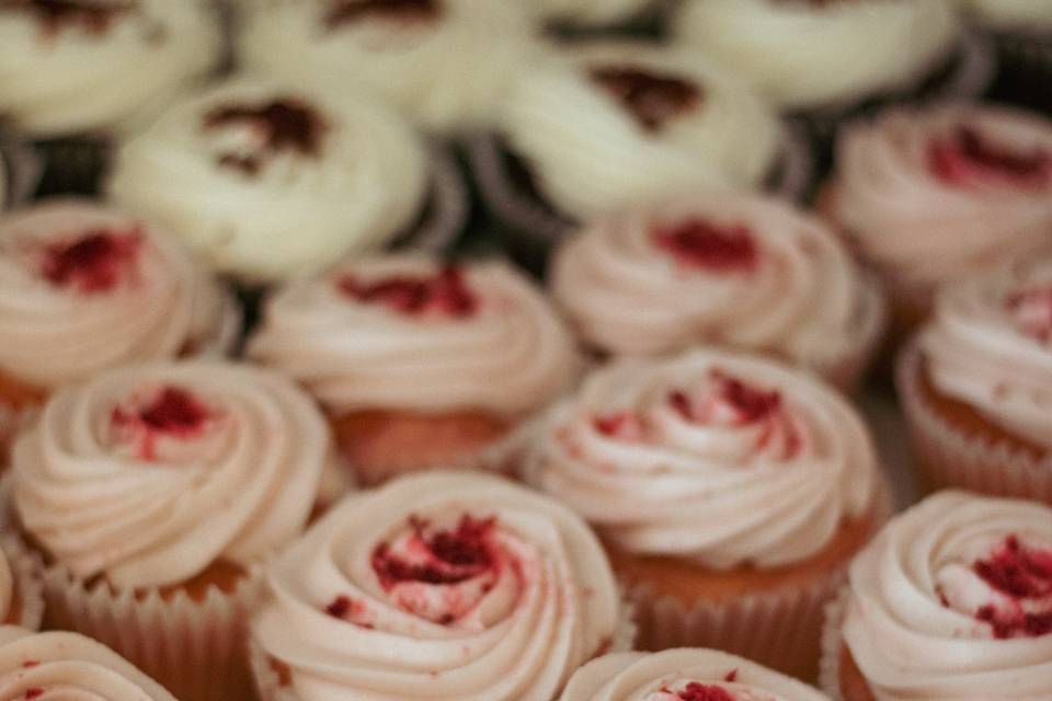 Pink champagne cupcakes