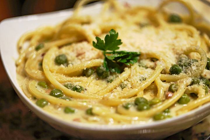 Pasta with Peas and Pancetta