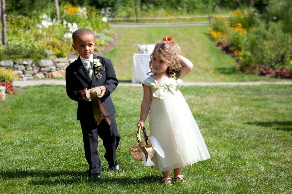 Flower girl and ring bearer