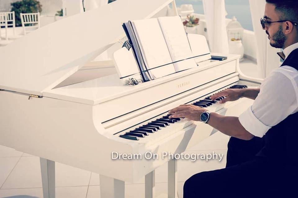 White grand piano