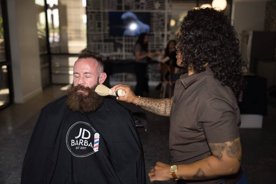 Groom Beard Sculpting