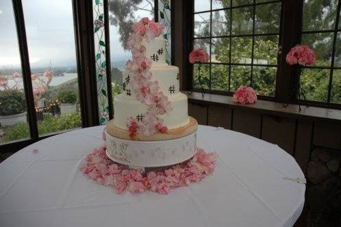 Multiple layered wedding cake