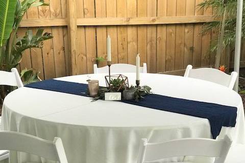 Table setting with centerpiece