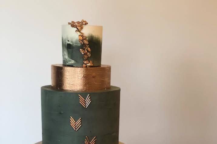 4-Tier Gold and Green Cake