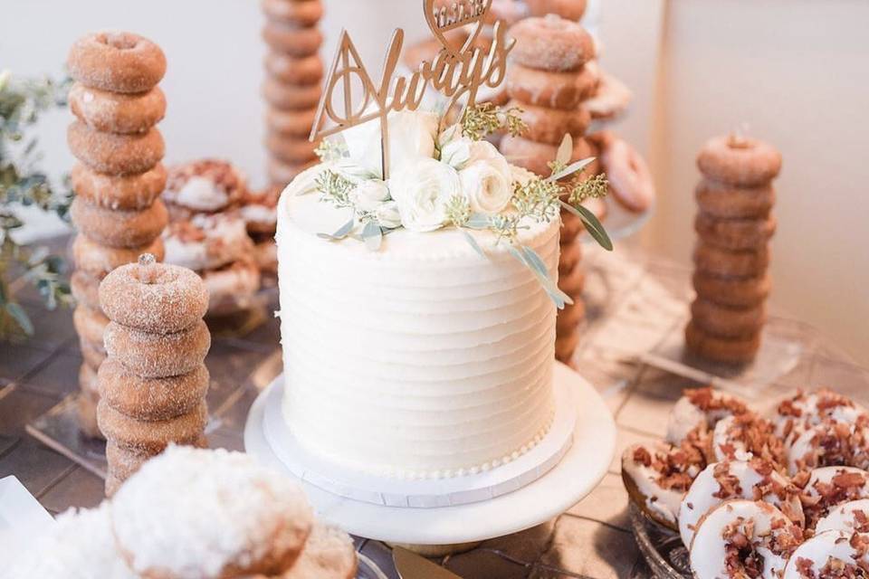 Minimalist Wedding Cake