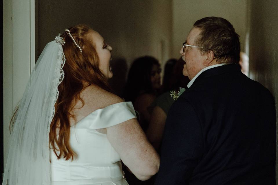 Bride + Dad waiting BTS