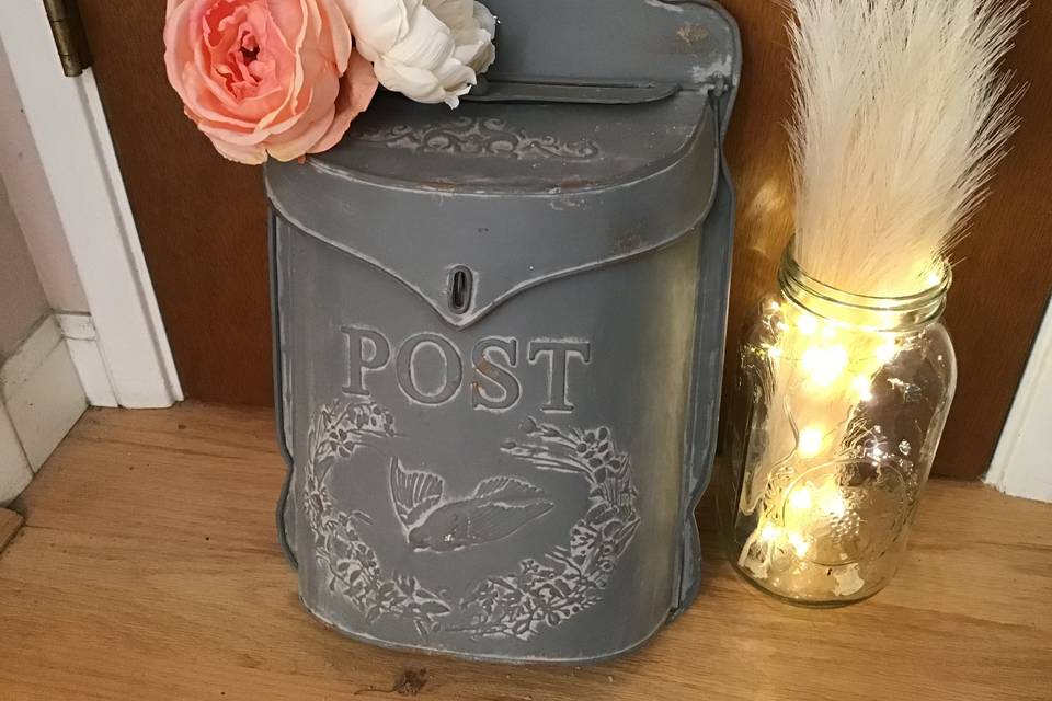 Vintage style post box