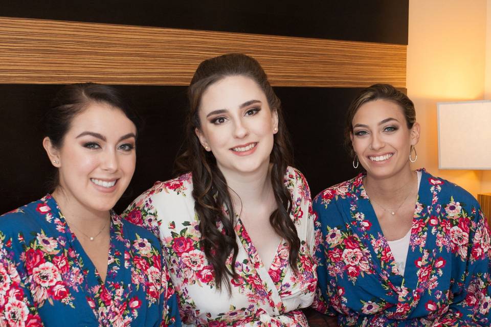 Bride and bridesmaids in their robes