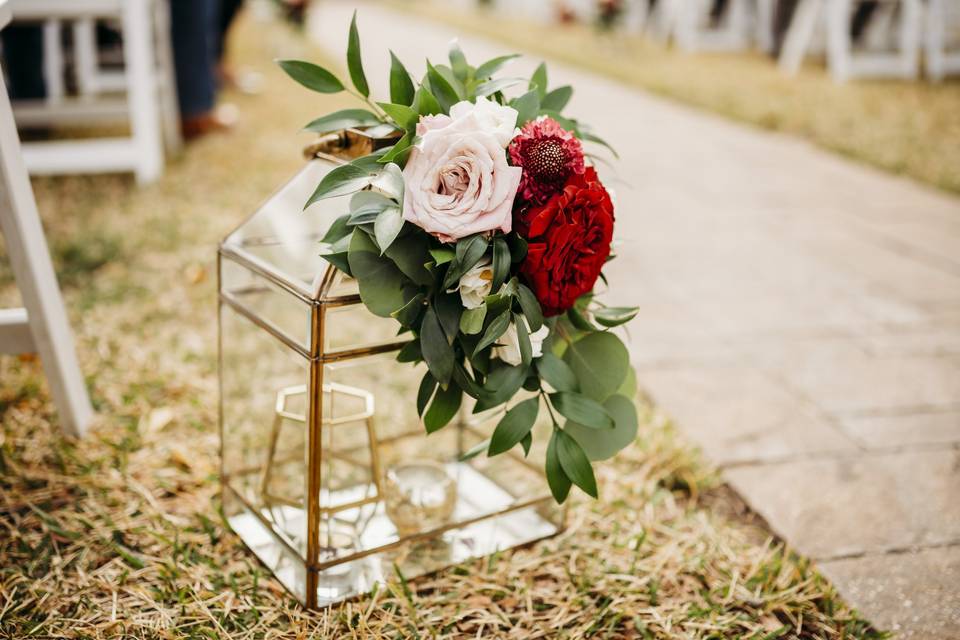Rustic aisle markers