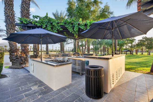 Outdoor Kitchen