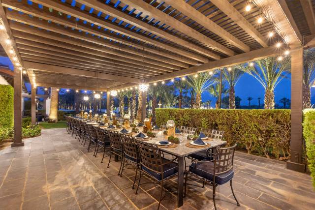 Outdoor Dinning
