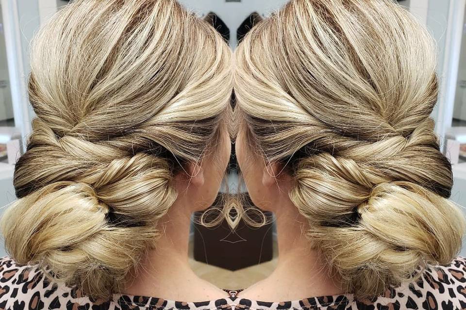 Romantic bun chignon vibes