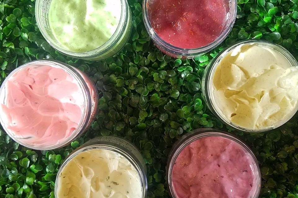 Luxurious moisture pots