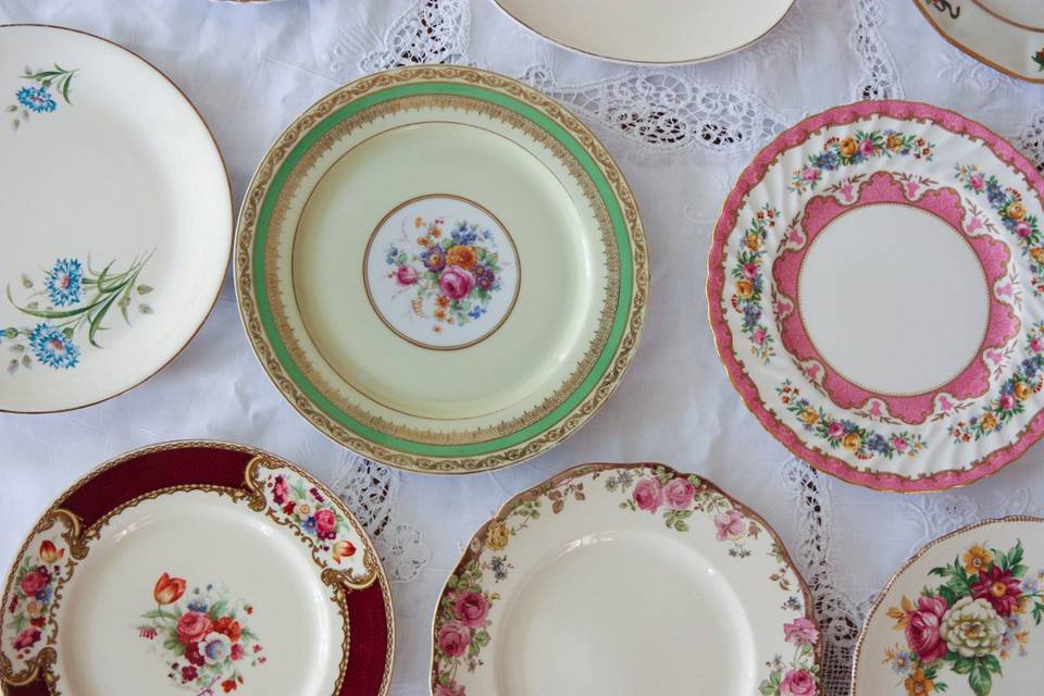 A selection of Dinner plates from our collection of 300 mismatched Vintage Fine China