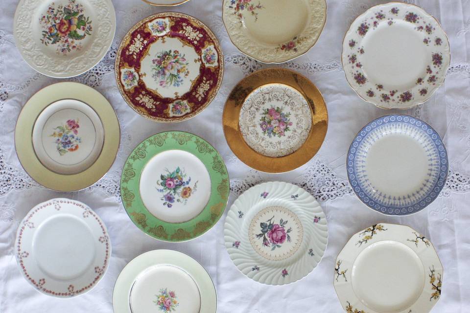 So many colors so little time! A selection of 300 Mismatched Vintage Fine china Dinner Plates