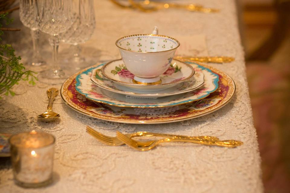 Bright spots of color to create drama for your tablescape