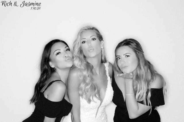 Pixster Photo Booth Chicago