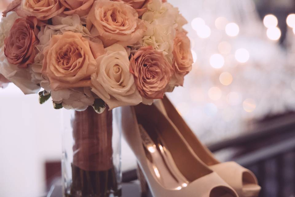 Bouquet & shoes