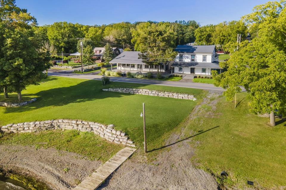 Sprawling lakeside lawn