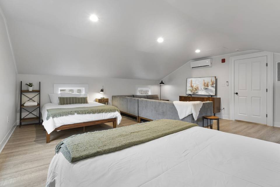 Bridal Suite Lounge/Bedroom