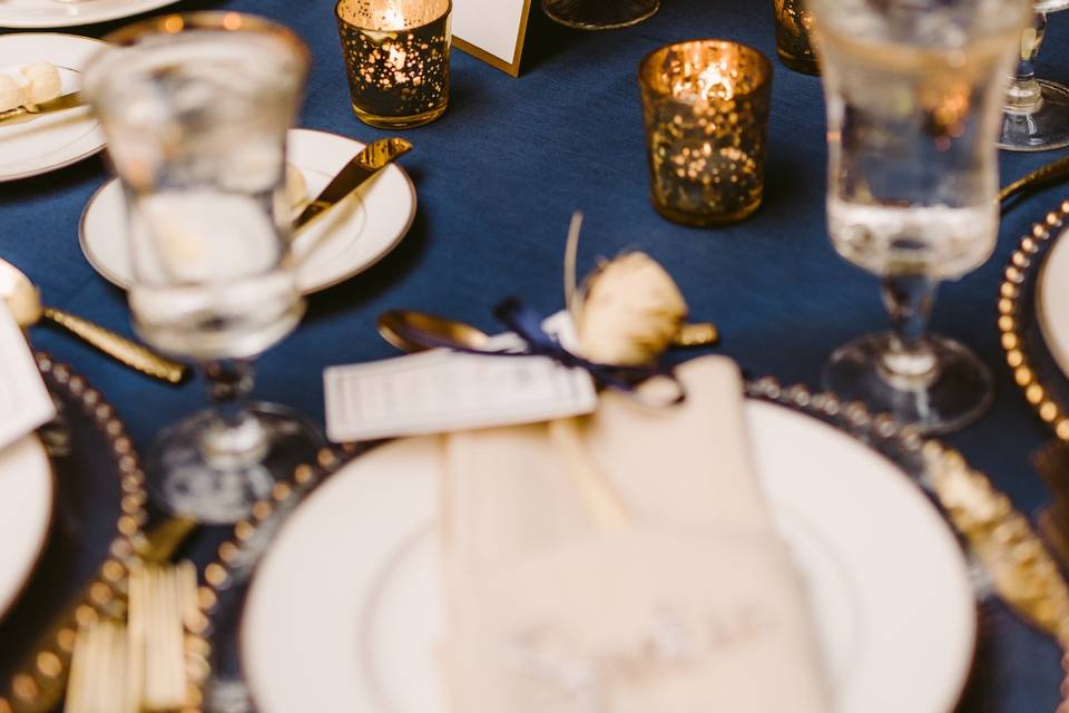 Magnolia tablescape charleston