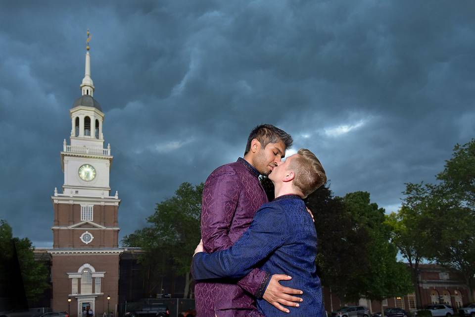 A smooch at Henry Ford.