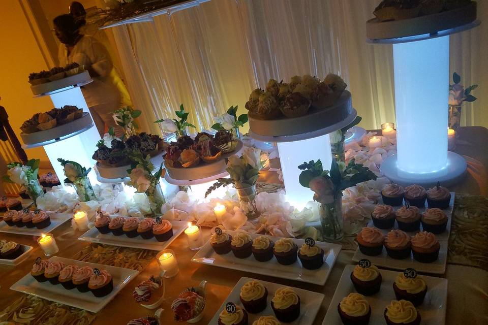 Dessert table with lighting