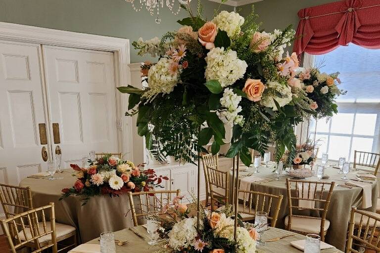 Dining Room in Manor