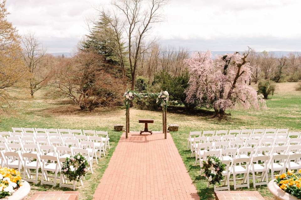 Spring Wedding at Rosemont Man