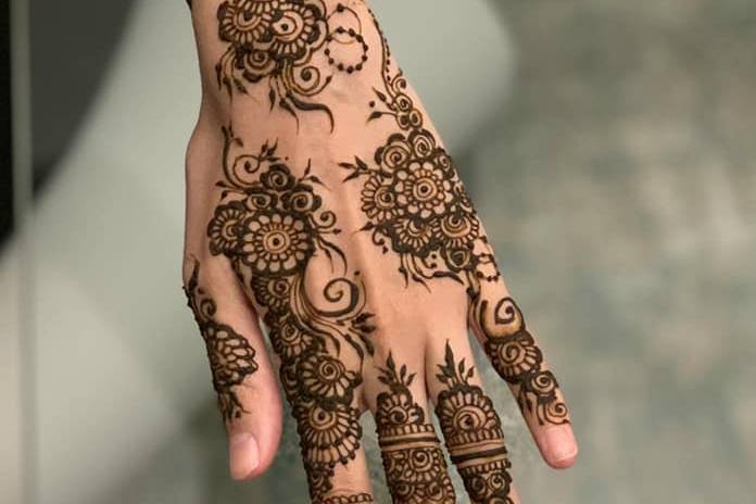 Henna design