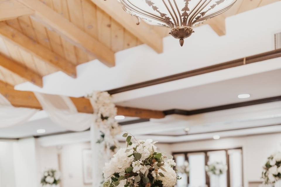 White + Rustic Centerpiece