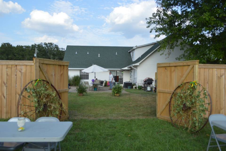 Wagon wheel decor