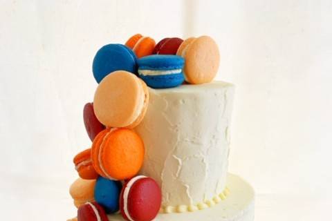 Cake & Macarons