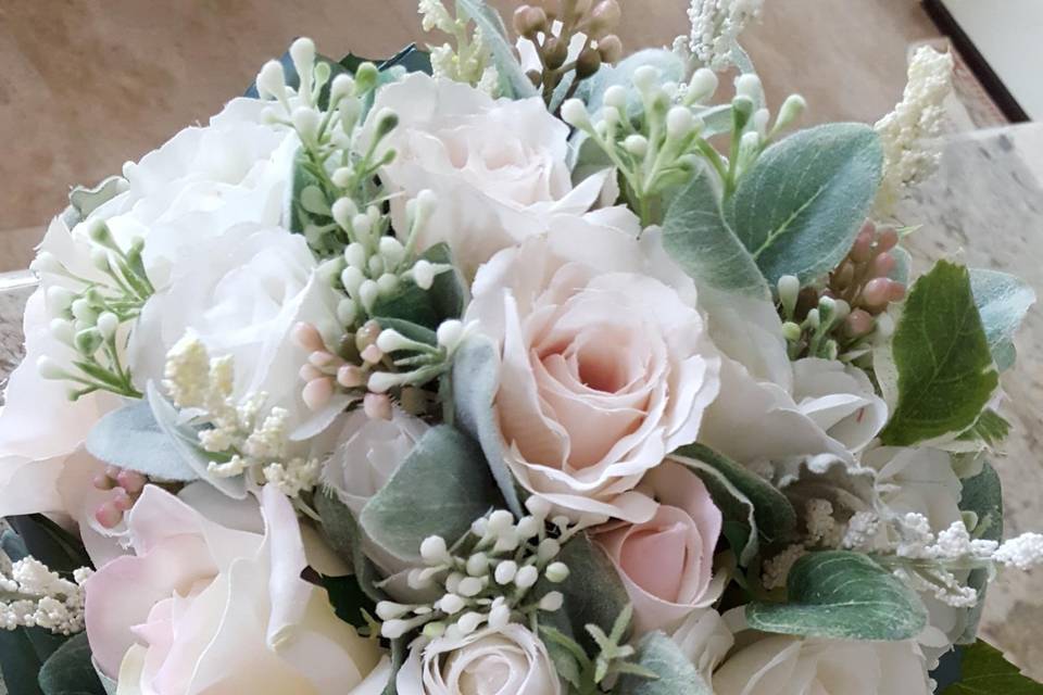 Mint and blush bouquet