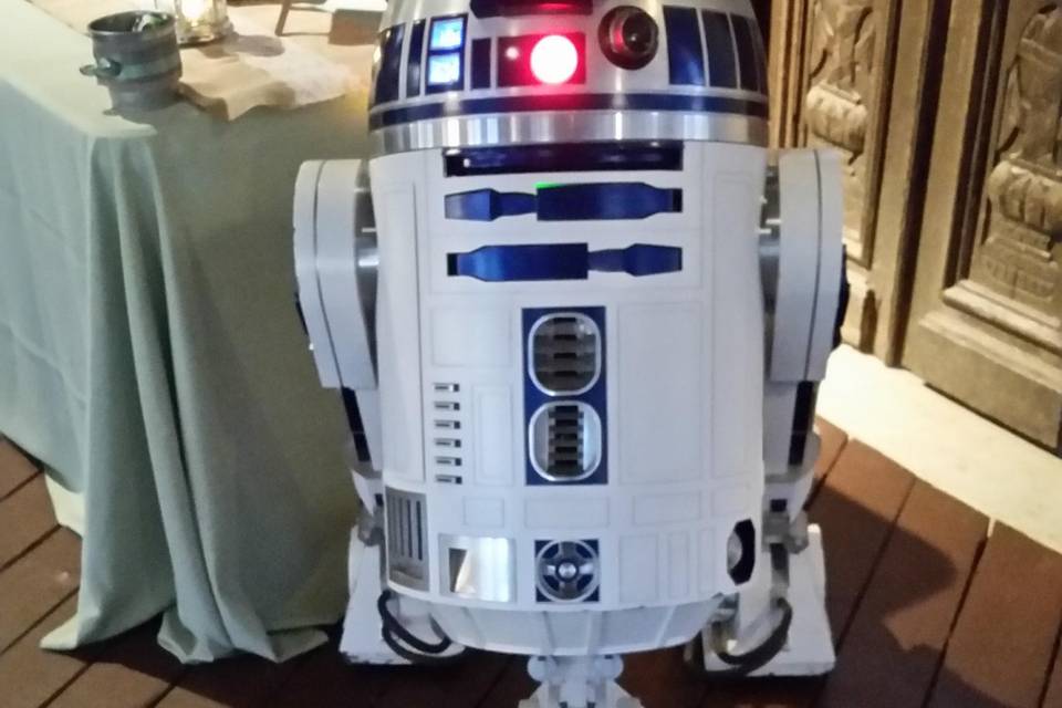 R2D2 need i say more