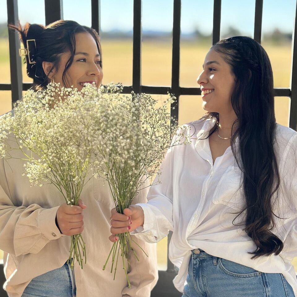 Ari & Lia
