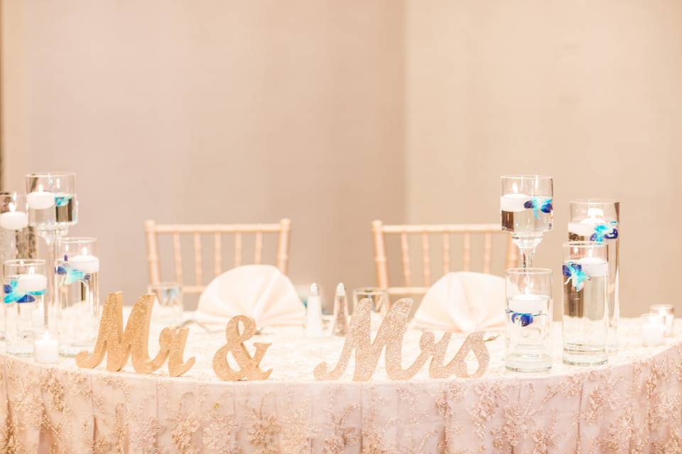 Mr and Mrs head table
