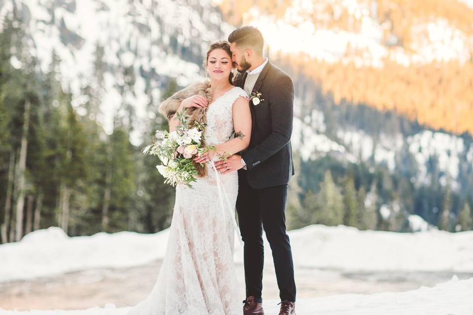 Snowy winter elopement