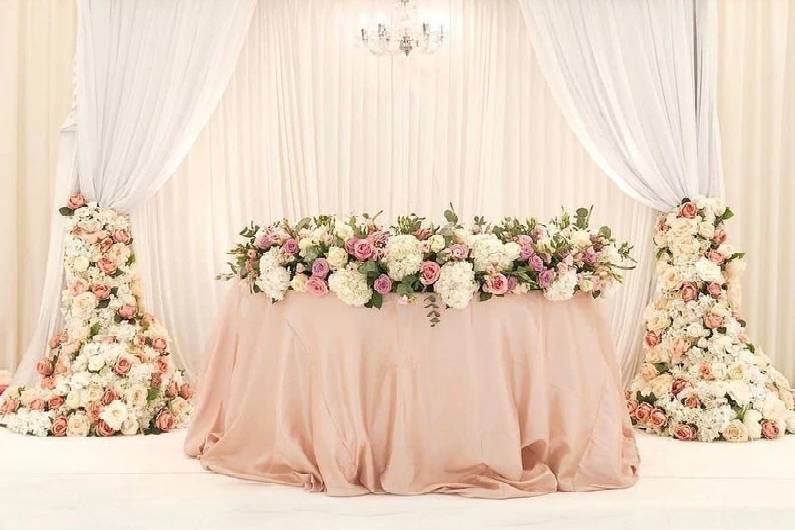 Bride and Groom Table