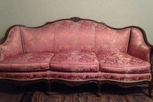 Vintage Pink Couch, Vintage Wedding Rentals