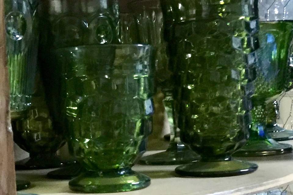 Vintage Colored Glassware @sweetlifevintagerentals