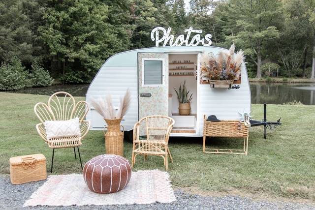 Outdoor booth decor