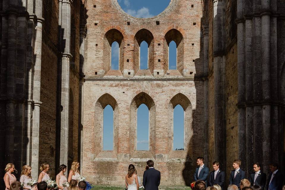 Wedding in san galgano abbey