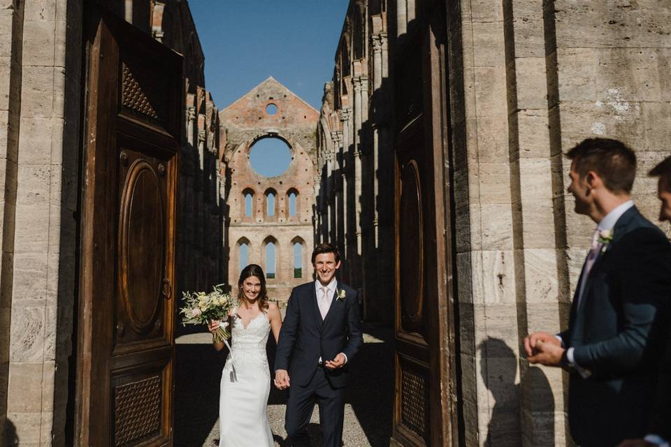 Wedding in san galgano abbey