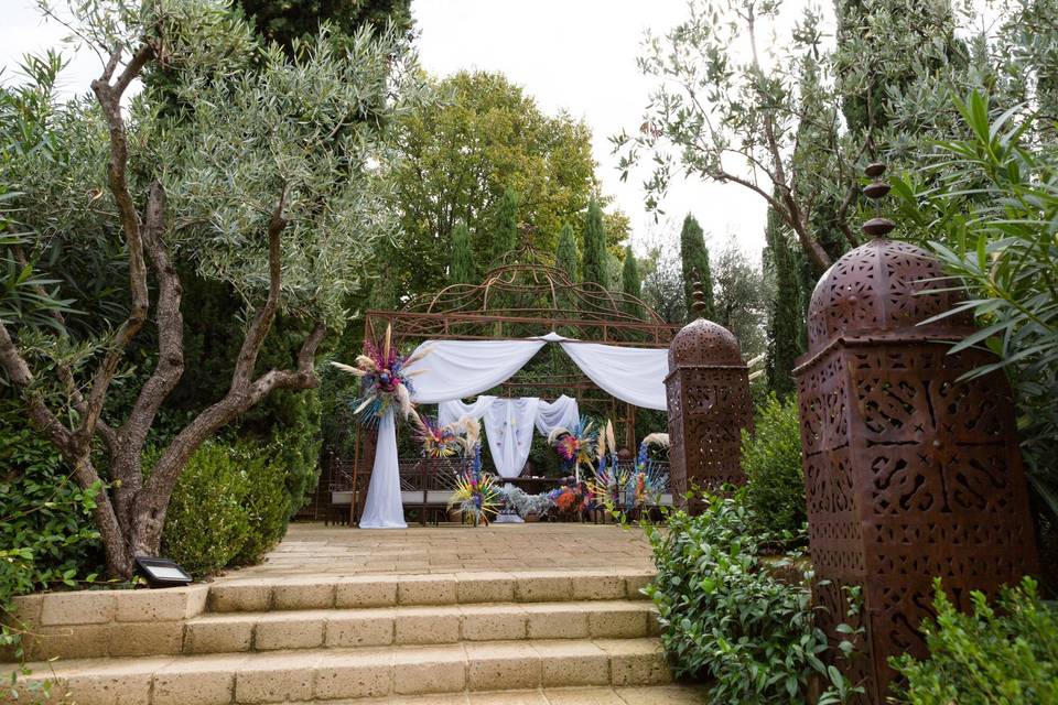 Coloured mediterranean wedding