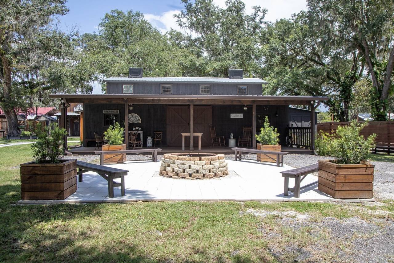 Madison Barn Barn & Farm Weddings Thonotosassa, FL WeddingWire