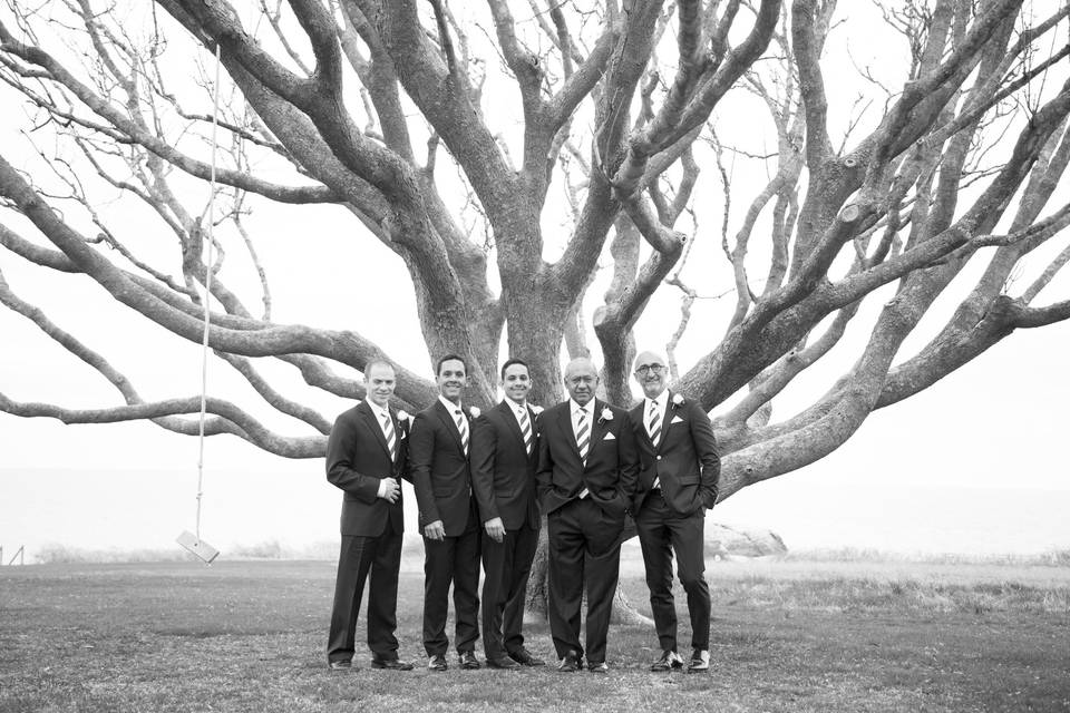 The groomsmen - Therese Iacono Photography